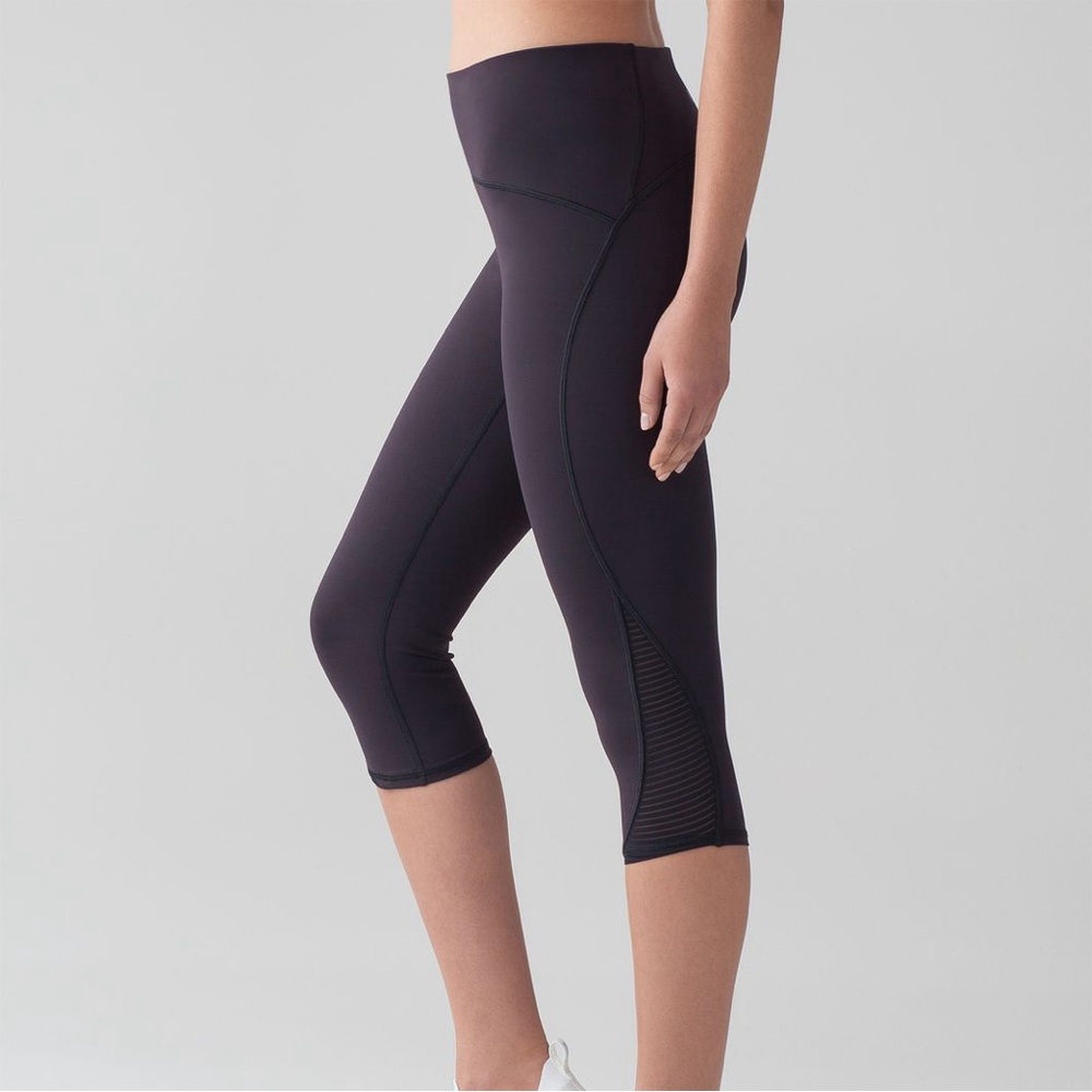 Lululemon Lean In Crop (17") Tight Legging
Boysenberry